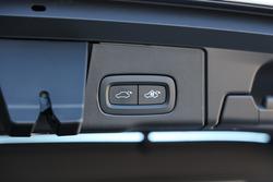 2022 Volvo
XC60 Plus B5