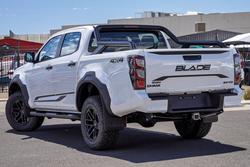 2025 Isuzu D-MAX BLADE
