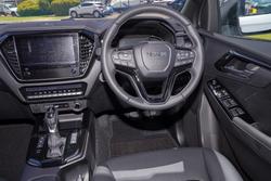 2025 Isuzu D-MAX BLADE