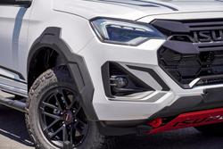 2025 Isuzu D-MAX BLADE