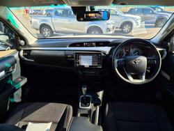 2021 Toyota Hilux SR5 White
