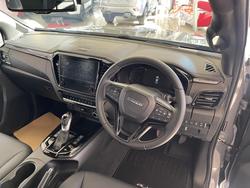 2025 ISUZU D-MAX BLADE