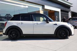 2022 MINI 5D HATCH COOPER CLASSIC