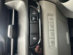 2023 Kia Carnival SLi