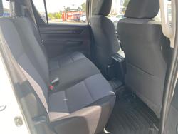 2016 TOYOTA HILUX WORKMATE (4x4)
