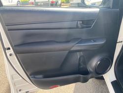 2016 TOYOTA HILUX WORKMATE (4x4)