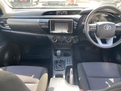 2016 TOYOTA HILUX WORKMATE (4x4)
