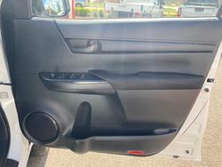 2016 TOYOTA HILUX WORKMATE (4x4)