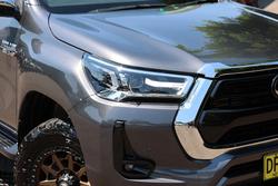 2022 Toyota Hilux SR5