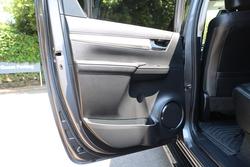 2022 Toyota Hilux SR5