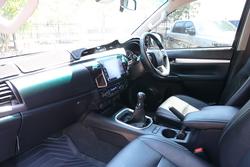 2022 Toyota Hilux SR5