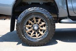 2022 Toyota Hilux SR5