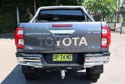 2022 Toyota Hilux SR5