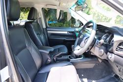 2022 Toyota Hilux SR5