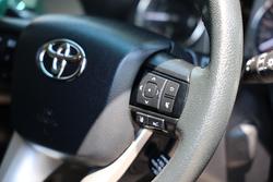 2022 Toyota Hilux SR5