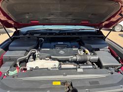 2022 Toyota LANDCRUISER LC300 3.3L V6 DSL GR-S 5 Seats 5E15740 001 Merlot Red
