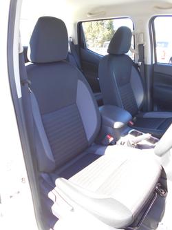 2025 Nissan Navara SL