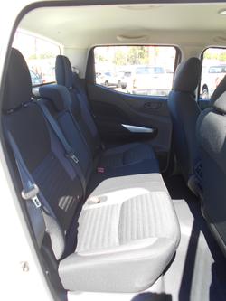 2025 Nissan Navara SL