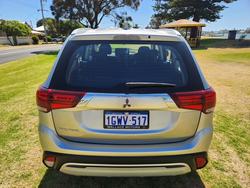 2019 Mitsubishi Outlander ES