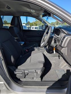 2025 NISSAN NAVARA ST
