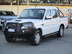 2022 Mahindra PIK-UP S10+ Black mHawk White