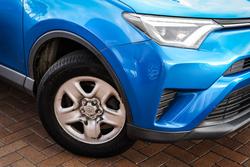 2017 Toyota
RAV4 GX AWD
