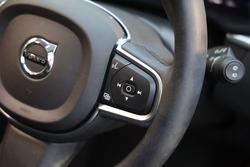 2022 Volvo
XC60 Plus B5