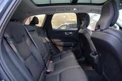 2022 Volvo
XC60 Plus B5