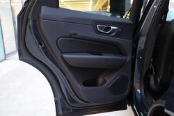 2022 Volvo
XC60 Plus B5