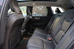2022 Volvo
XC60 Plus B5