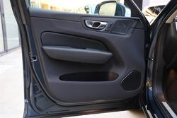 2022 Volvo
XC60 Plus B5