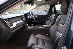 2022 Volvo
XC60 Plus B5