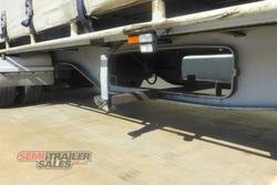 2009 Maxitrans 24 Pallet Dropdeck Curtainsider with Mezz