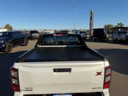 2025 Isuzu D-MAX Moonstone White PE