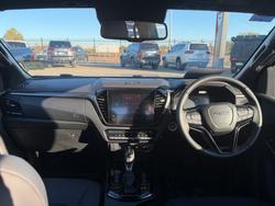 2025 Isuzu D-MAX Moonstone White PE