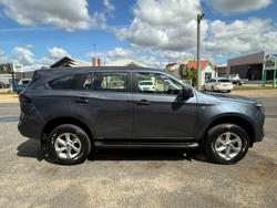 2025 Isuzu
MU-X LS-M