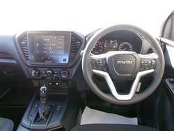 2025 Isuzu
D-MAX 2024 Isuzu D-Max 4X4 Crew Cab Chassis SX 3.0L Automatic (TOR4016)