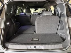 2025 Peugeot 5008 GT Premium Hybrid