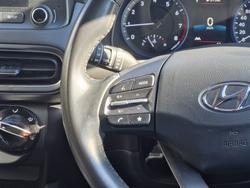 2021 Hyundai KONA 2021 Hyundai KONA ACTIVE (FWD) CONTINUOUS VARIABLE 4D WAGON 4CYL  White