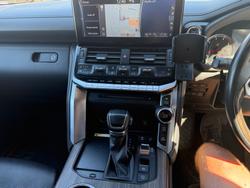 2023 Toyota LANDCRUISER VX White