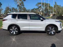 2025 Mitsubishi ZM2P46 ZM Outlander ASPIRE 2.5L CVT 2WD 7ST WHITE DIAMOND