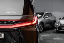 2024 Lexus LM350h Sports Luxury 2WD