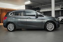 2016 BMW
2 Series 218i Luxury Line