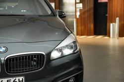 2016 BMW
2 Series 218i Luxury Line