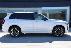 2025 Volvo XC90 Ultra B5 Dark