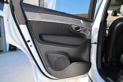 2025 Volvo XC90 Ultra B5 Dark