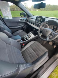 2023 Mitsubishi Outlander LS Black Edition