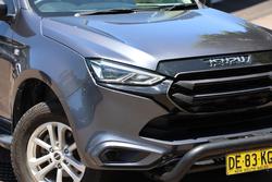 2022 Isuzu MU-X LS-M