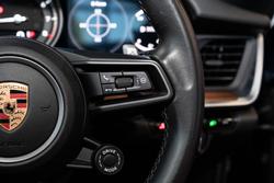 2019 Porsche 911 Carrera