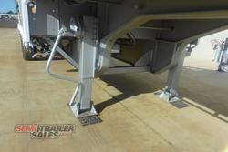 2003 Lusty 16 Pallet Dropdeck with Ramps